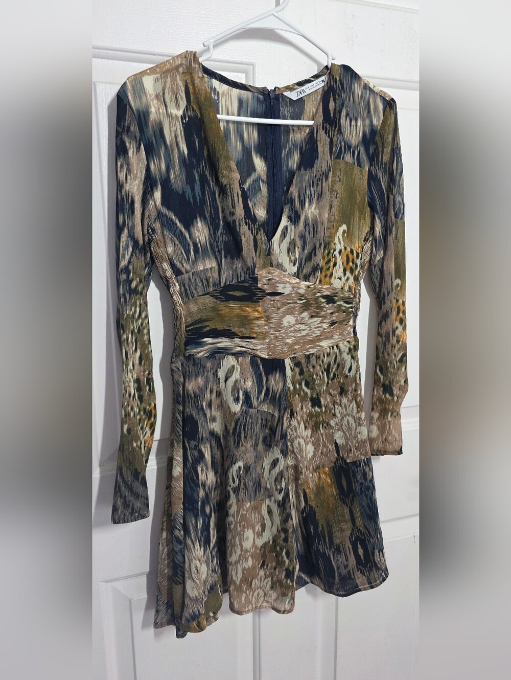 ZARA Olive Green Printed V-Neck Long Sleeve Dress - Picture 3 of 6